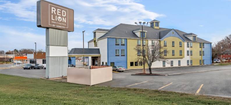 红狮酒店及套房蓝泉城(Red Lion Inn & Suites Blue Springs)图片