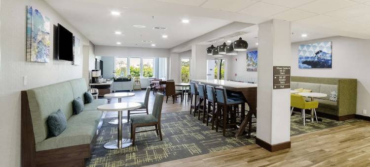 洲际酒店集团智选假日酒店及套房夏洛特港(Holiday Inn Express & Suites Port Charlotte, an IHG Hotel)图片