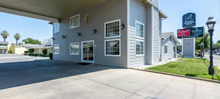 尤巴城红屋顶霍姆汤公寓(HomeTowne Studios Yuba City Bonanza - Marysville)图片