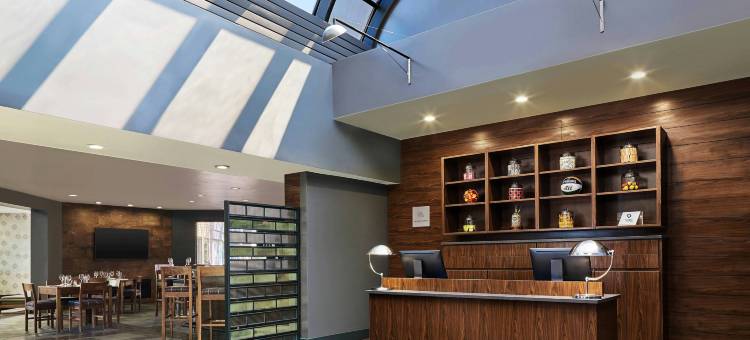 盐湖城机场福朋喜来登酒店(Four Points by Sheraton Salt Lake City Airport)图片