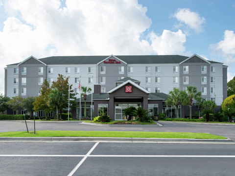 巴吞鲁日机场希尔顿花园酒店