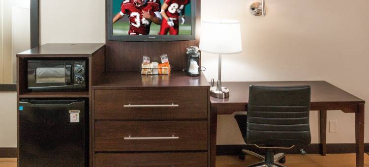 红顶PLUS+酒店-哥伦布俄亥俄州立大学(Red Roof PLUS+  Columbus - Ohio State University OSU)图片