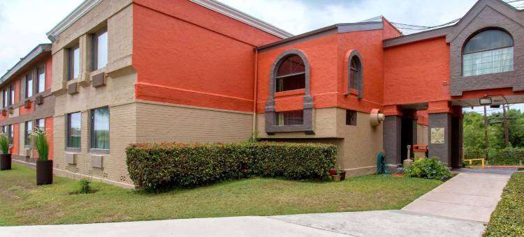 凯艺套房酒店-35号州际公路/近AT&T中心(Quality Inn & Suites I-35 Near Frost Bank Center)图片