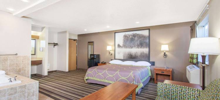 里奇兰兹-克莱普尔山地区温德姆速8酒店(Super 8 by Wyndham Richlands/Claypool Hill Area)图片