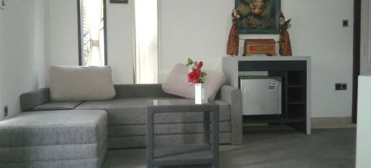 鲁玛菩提阿布阿布酒店(Villa Rumah Putih Abu Abu)图片