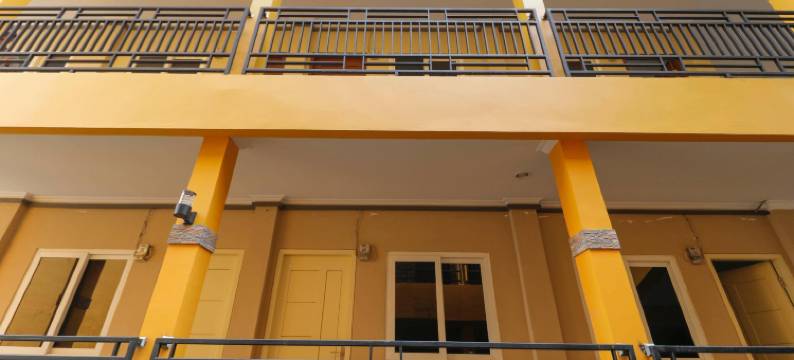 红多兹PLUS酒店-近巨港广场购物中心(RedDoorz Plus Near Palembang Square Mall)图片