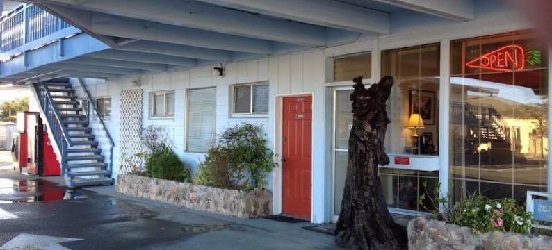 克雷申特城旅程住宿酒店(Redwood Inn)图片