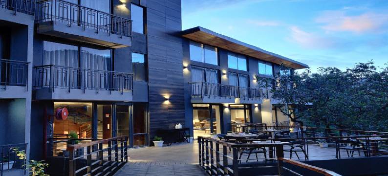 罗斯芬奇萨罗瓦尔港口比姆塔尔酒店(The Rosefinch Sarovar Portico)图片