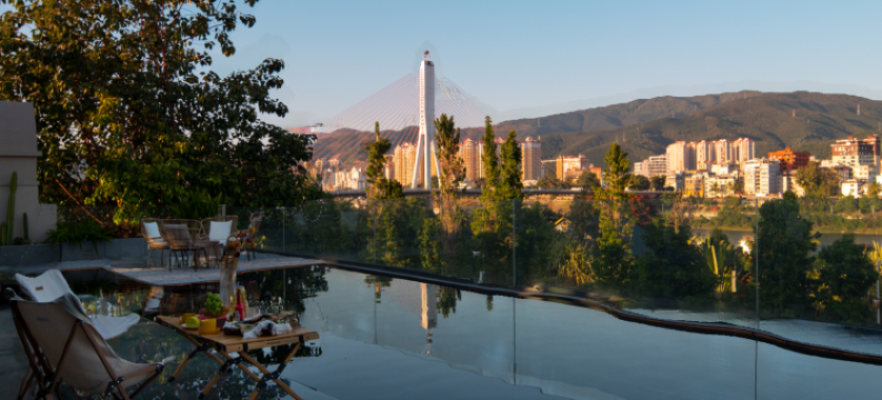 西双版纳景洪云归270度空中水镜观景美宿(泼水广场店)图片