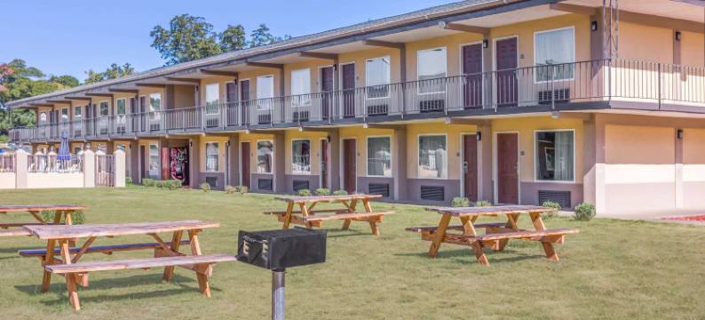 拉沃尼亚戴斯酒店(Days Inn by Wyndham Lavonia)图片