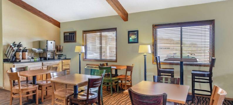 西本德AmericInn酒店(AmericInn by Wyndham West Bend)图片