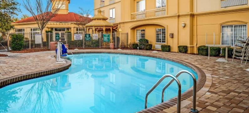 默特尔比奇百老汇区拉昆塔温德姆套房酒店(La Quinta Inn & Suites by Wyndham Myrtle Beach Broadway Area)图片