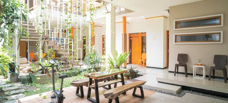 红多兹伊斯兰酒店-近玛琅MX特兰斯玛特(RedDoorz Syariah Near Transmart MX Malang)图片