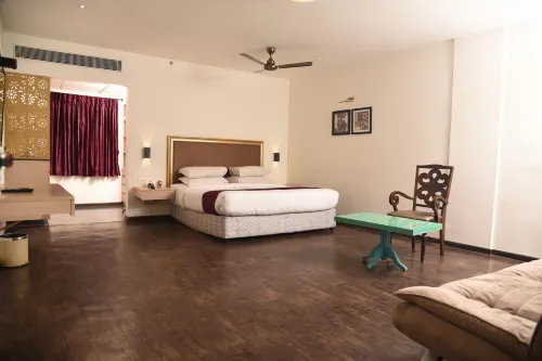 Hotel Sabareesh Park - Bữa sáng