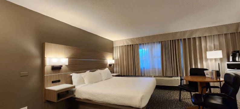 潘提顿戴斯酒店及会议中心(Days Inn by Wyndham Penticton Conference Centre)图片