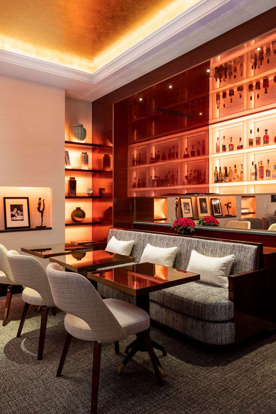 Hotel Montaigne Over view