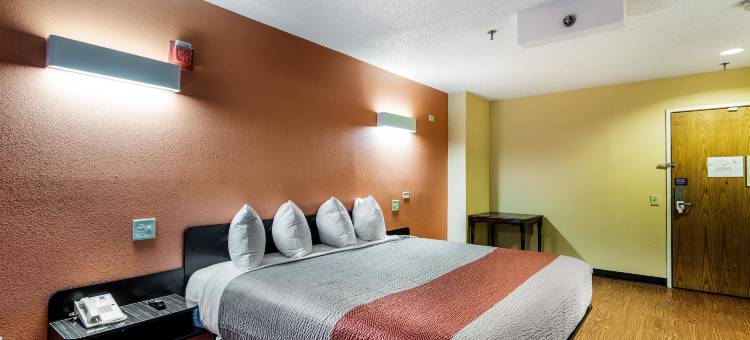 利伯蒂维尔6号汽车旅馆(Motel 6 Libertyville, IL)图片