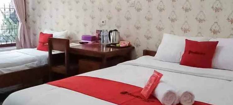 红多兹普拉斯酒店-岸朱广场(RedDoorz Plus @ Alun Alun Nganjuk)图片