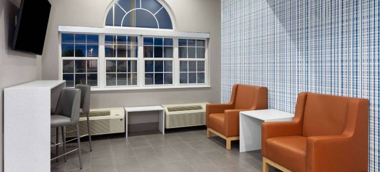 简斯维尔麦客达套房酒店(Microtel Inn & Suites by Wyndham Janesville)图片