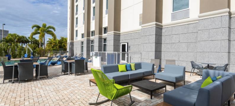 迈尔斯堡欢朋酒店及套房(Hampton Inn & Suites Fort Myers-Colonial Blvd.)图片