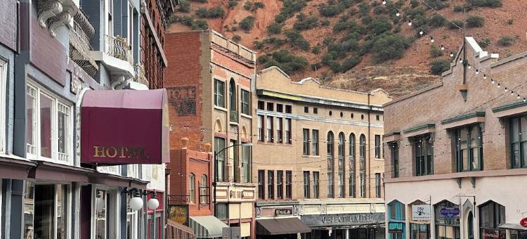 红门比斯比小屋/山景住宿(Red Door Bungalow Bisbee / Mountain Views Stay)图片