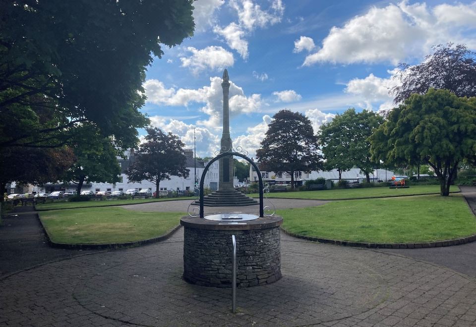 Scot’s themed  cottage ,super king bed, ideal location. Pet friendly. Hotel Overview