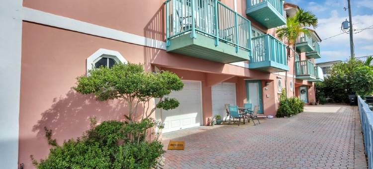 海滩数步之遥，精美联排别墅(Beautiful  Townhouse, a Few Steps from the Beach)图片