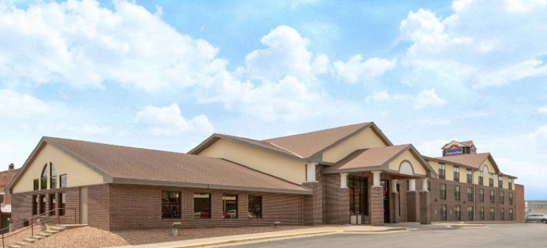 奥塔姆瓦美吟温德姆酒店(AmericInn by Wyndham Ottumwa)图片