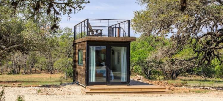 新的野花舒适集装箱家(New the Wildflower Cozy Container Home)图片