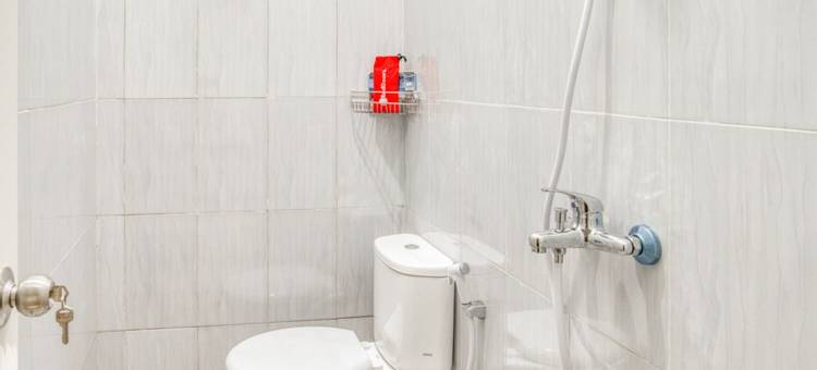红多兹酒店-近雅加达塔曼迷你(RedDoorz Near Taman Mini Jakarta)图片