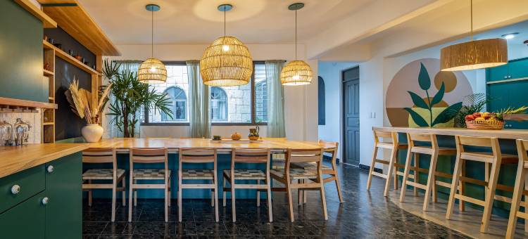 屋顶热水浴缸别墅中的三层5卧室(Rooftop Hot Tub! 3 Levels, 5Bedroom in Villa Noria)图片