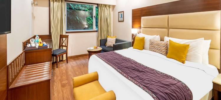 马德胡班萨罗瓦尔门廊慕苏里(Madhuban Sarovar Portico Mussoorie)图片