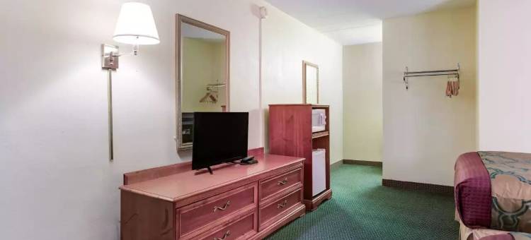 克利尔菲尔德皇家酒店(Royal Inn Clearfield)图片