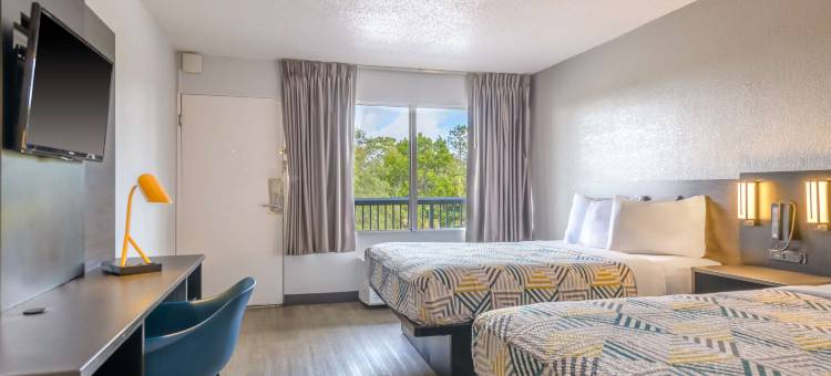 威基沃奇斯普林西尔6号汽车旅馆(Motel 6 Spring Hill, FL - Weeki Wachee)图片