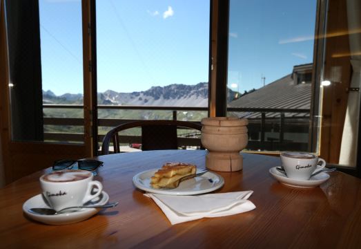 Albergo Quarto PirovanoHotel Overview