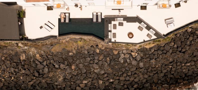 白色专享套房别墅酒店(WHITE Exclusive Suites & Villas)图片