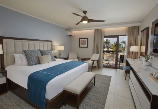 Manchebo Beach Resort and Spa Hotel Overview