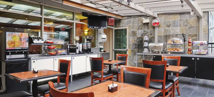 里士满温哥华机场贝斯特韦斯特必住酒店(SureStay by Best Western Richmond Vancouver Airport)图片