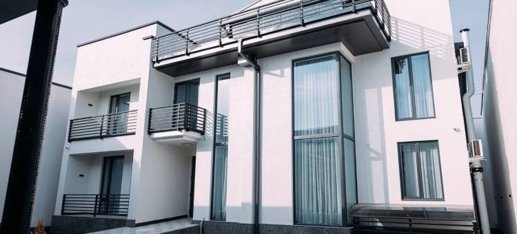 白色酒店(White Hotel)图片