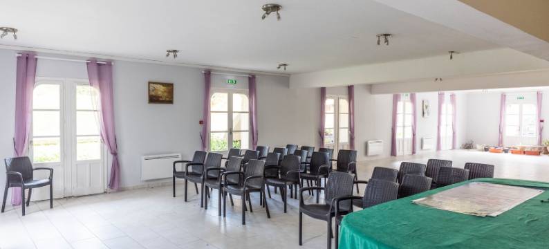 普伊罗伯特城堡酒店(Château de Puy Robert Lascaux - A proximité Grotte de Lascaux - Hôtel Avec Piscine chauffée - Sarlat)图片