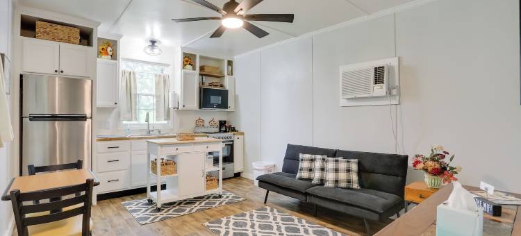 靠近公园和湖泊：宠物友好温妮小屋(Near Parks & Lakes: Pet-Friendly Winnie Cottage)图片