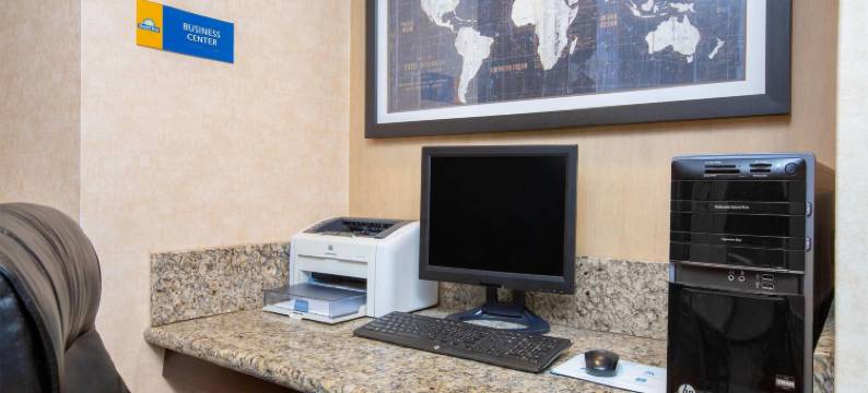 伍德兰德戴斯酒店(Days Inn by Wyndham Woodland)图片