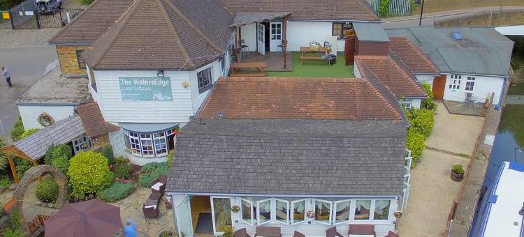 水畔运河小屋(The WatersEdge, Canal Cottages)图片