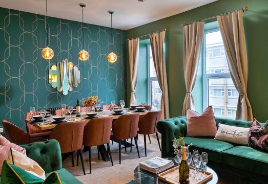 Peace Retreats Penthouse Hotel Overview