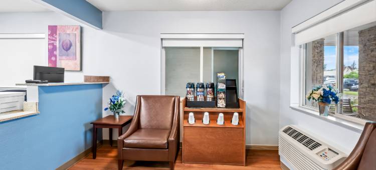 底特律-利沃尼亚霍姆汤开放式公寓(HomeTowne Studios Detroit - Livonia)图片