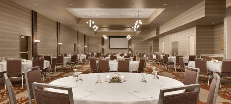 阿克伦广机场希尔顿安泊酒店(Embassy Suites by Hilton Akron Canton Airport)图片