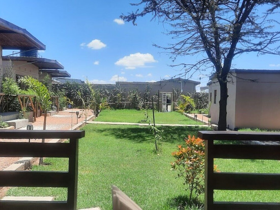 埃米里斯霍伊小屋及花园餐厅