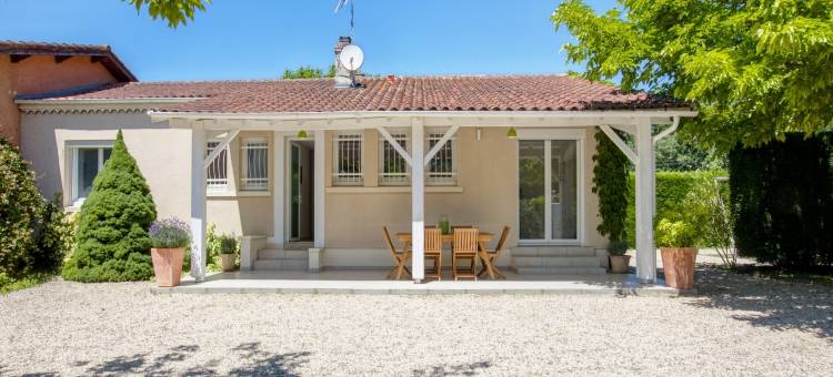 Holiday Home in Barry-d'Islemade with Pool图片
