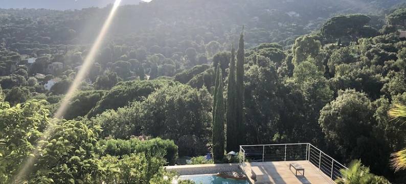 Villa in La Croix-Valmer with Sea Views图片