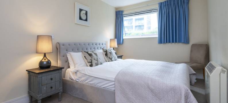 河畔公寓(Riverside Apartment)图片